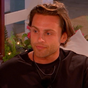 Casey (Winter Love Island 2023)